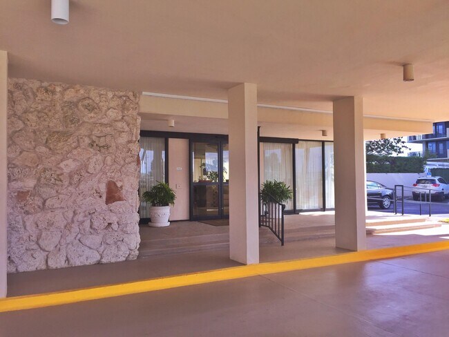 Building Photo - 5480 N Ocean Dr