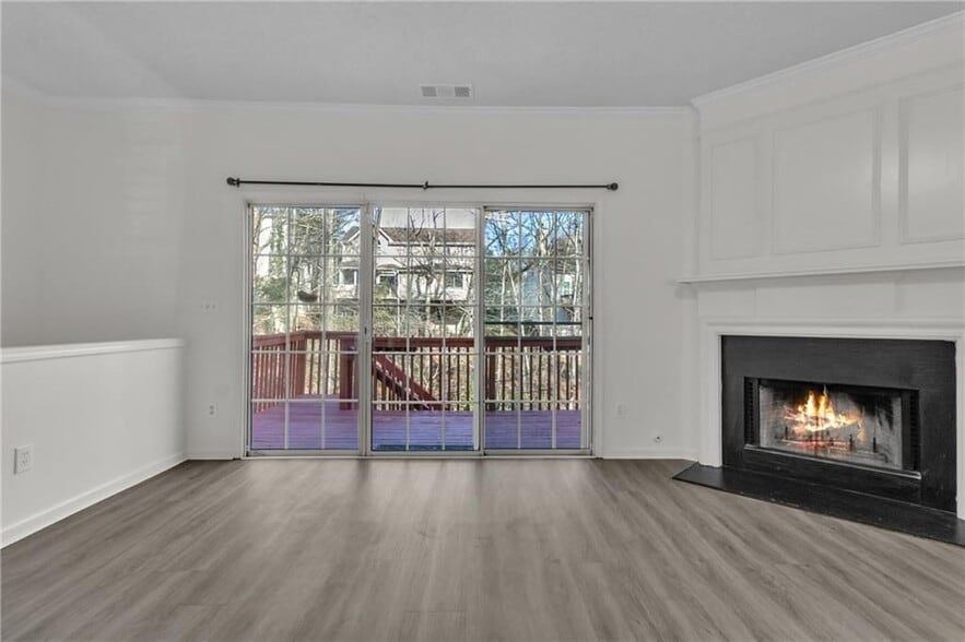 Building Photo - 9155 Nesbit Ferry Rd