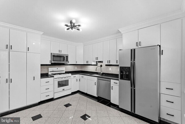 Building Photo - 7877 Painted Daisy Dr