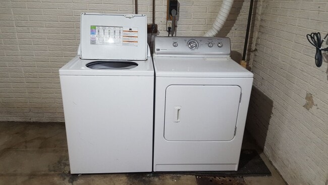 Building Photo - 3718 Convair Ln