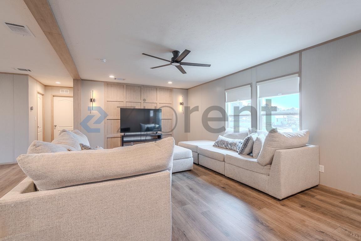 Building Photo - 1202 Longleaf Pne St