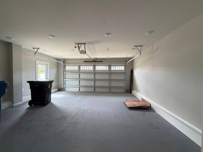 Building Photo - Galaxy Property Management