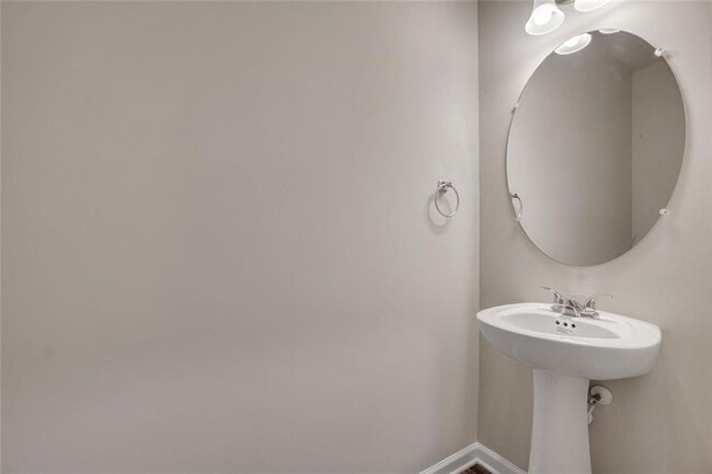 Building Photo - 2104 Irvin Ct