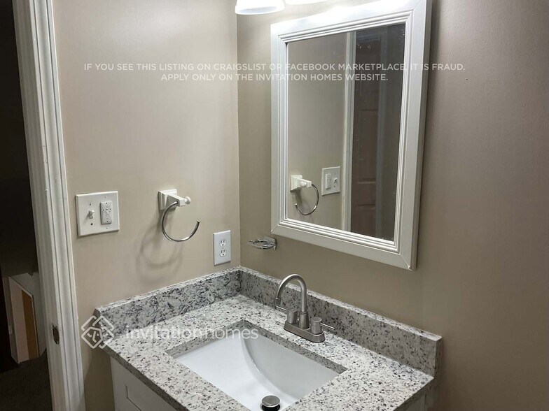 Building Photo - 1361 Willowbrook Dr SW