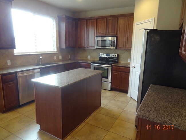 big window to backyard - 226 Vallecito Dr