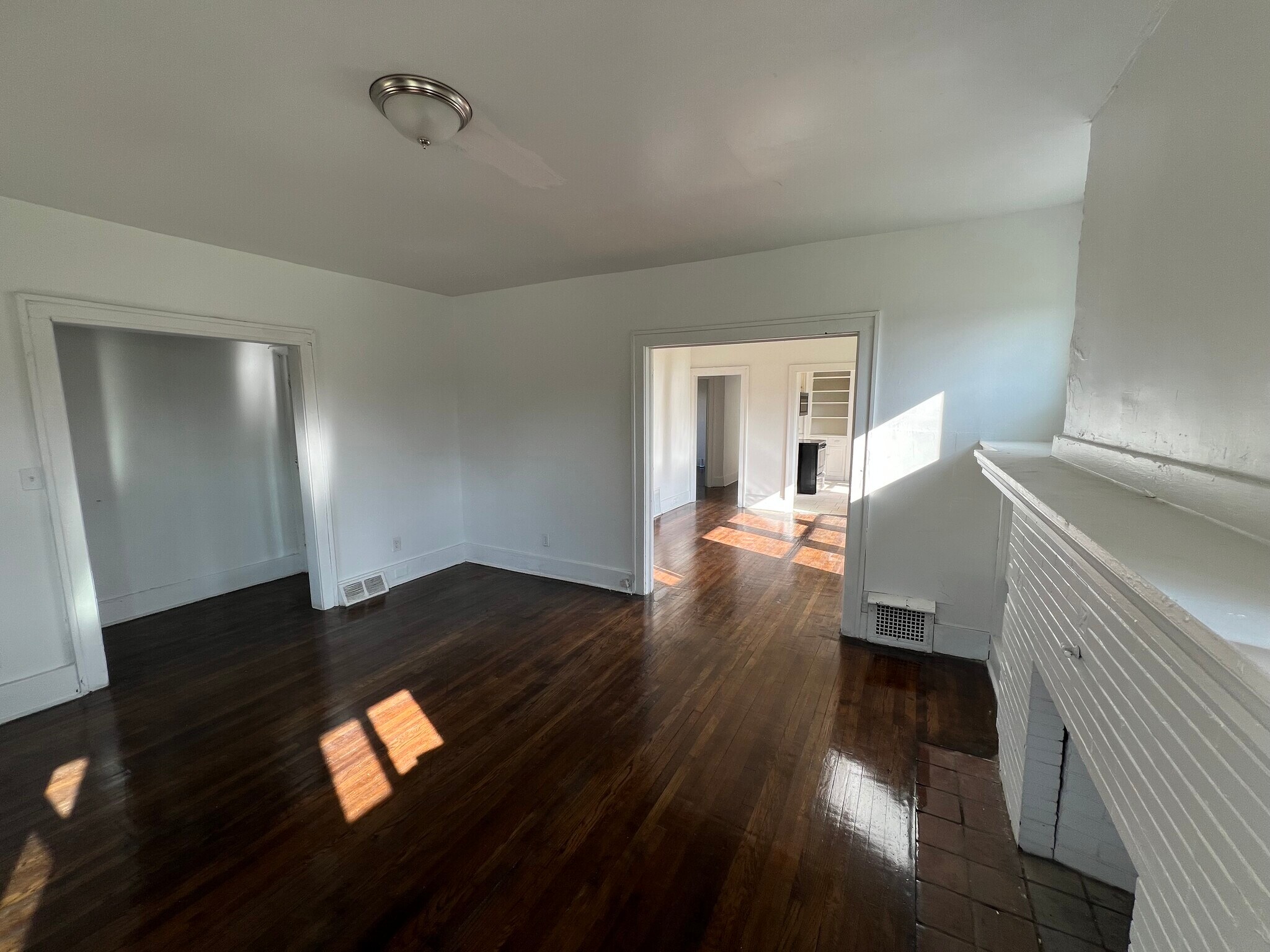 Building Photo - 3815 Pingree St