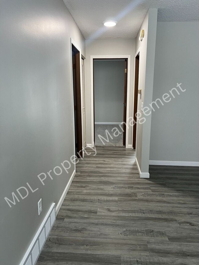 Building Photo - Thomas White Apartments*