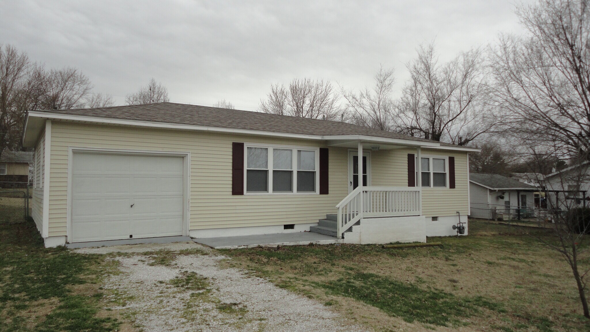 Building Photo - 108 W Garner St