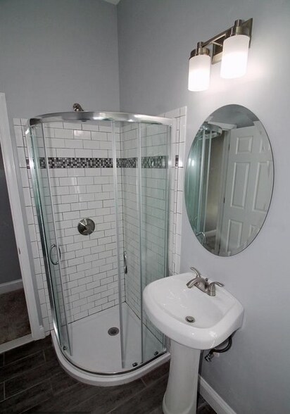 Building Photo - 703 Portland St