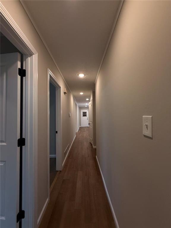 Building Photo - 1055 Pinecrest Dr