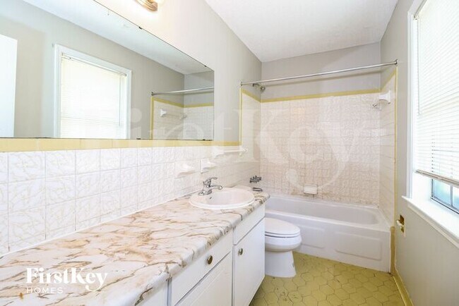 Building Photo - 2082 Leichester Ln