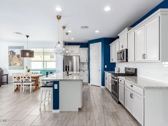 Kitchen w/quartz - 14579 W Dahlia Dr