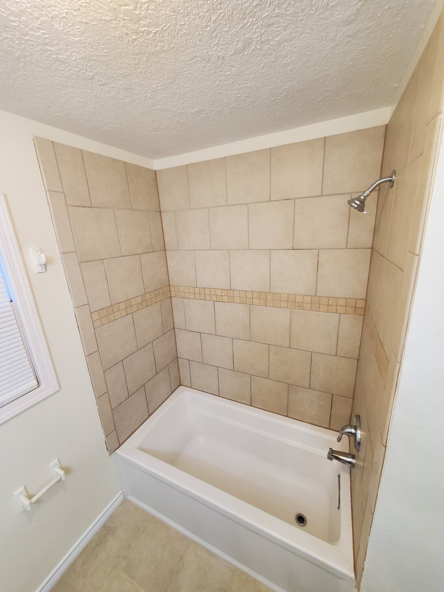 Building Photo - 2420 Bradford St