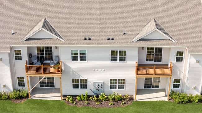 Building Photo - 1844 Woodland Way