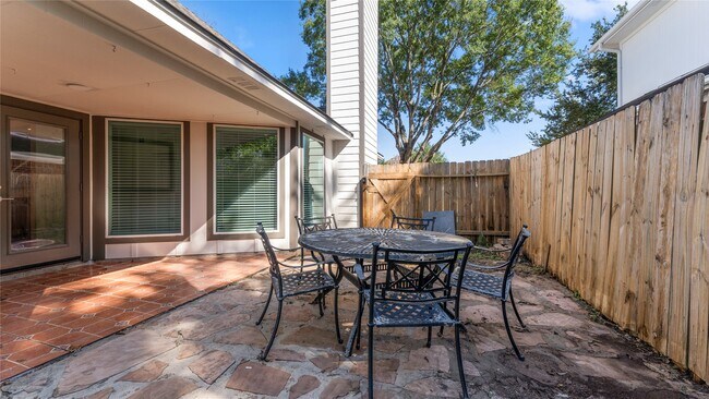 Building Photo - 2107 Charlton House Ln