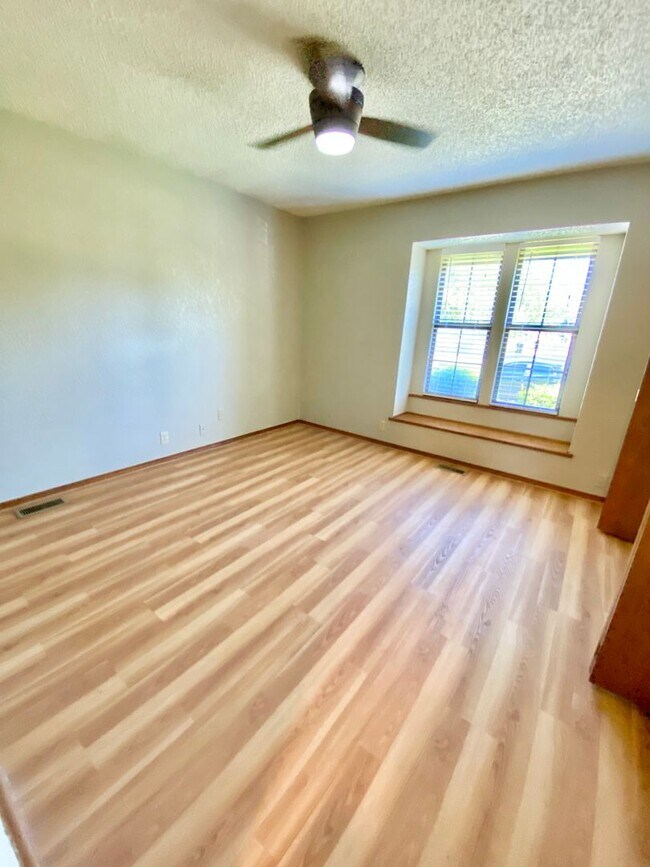 Building Photo - Beautiful Home in NW OKC -Available Now!