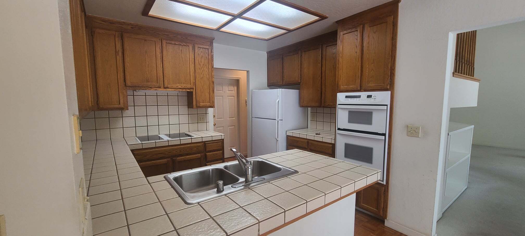 Building Photo - 211 Kingswood Ct