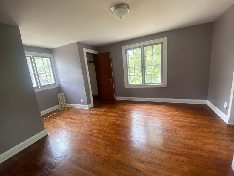 Building Photo - 161 Powderhouse Rd