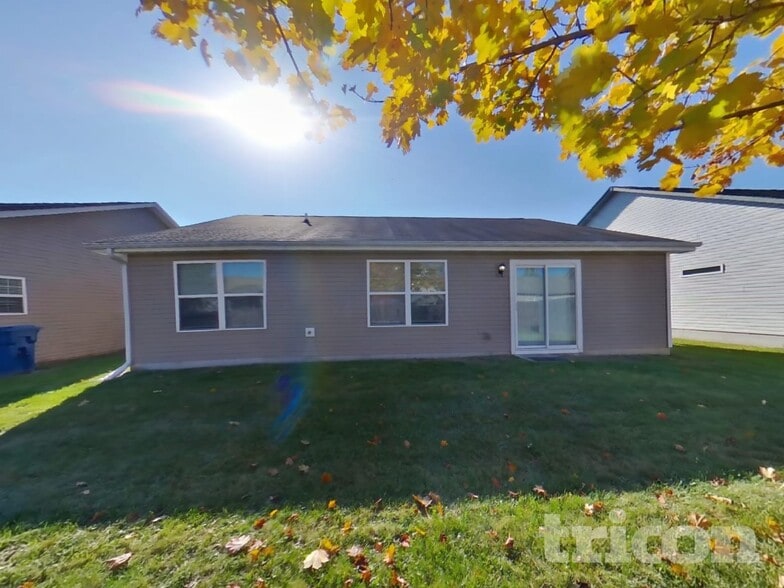 Building Photo - 11268 Lucky Dan Dr