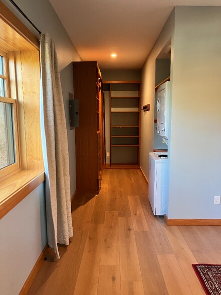 Building Photo - 2893a Scotts Right of Way