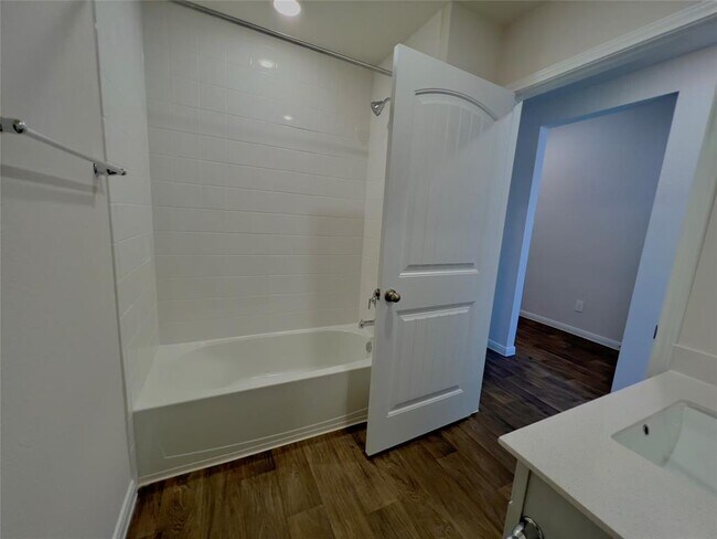 Building Photo - 314 Addison Pl