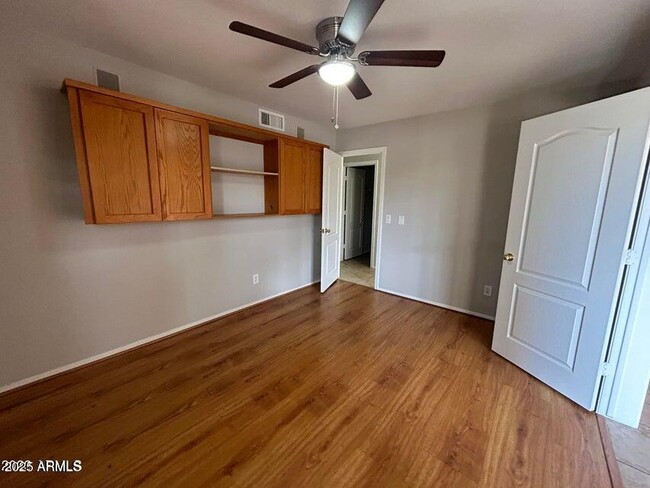 Building Photo - 2352 E Kesler Ln