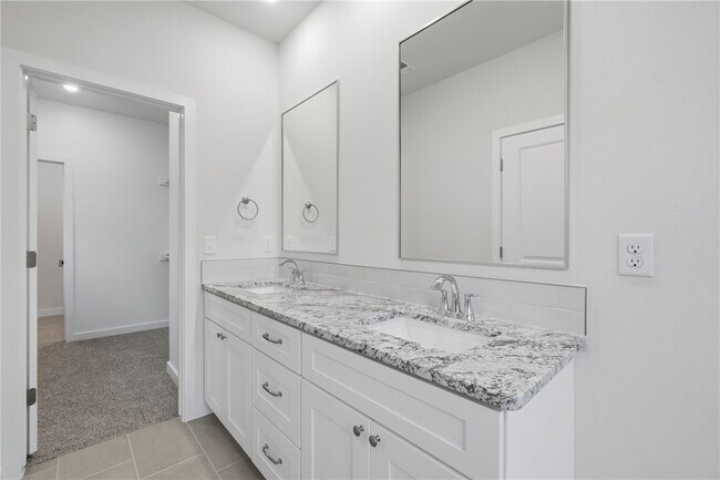 Building Photo - 276 Kinross Dr