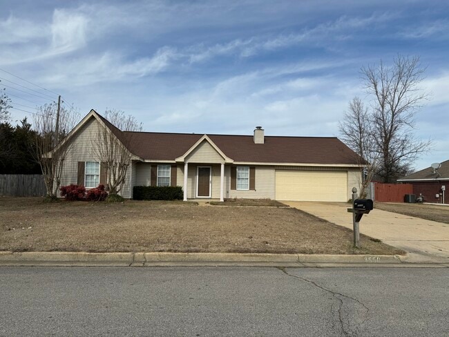 Building Photo - 3550 Woodland Dr