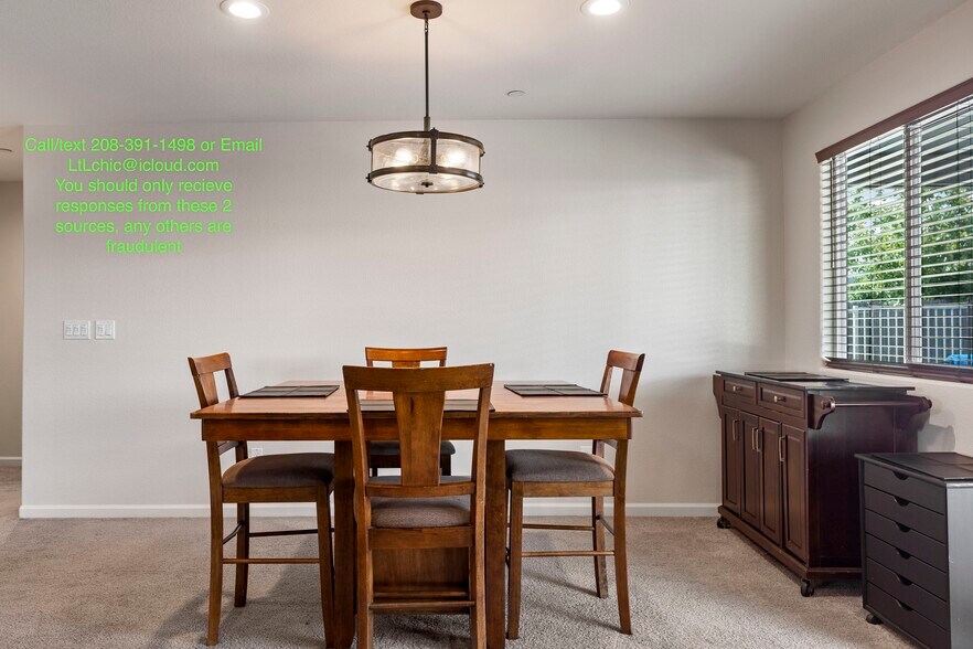 Building Photo - 1385 Deerwood St