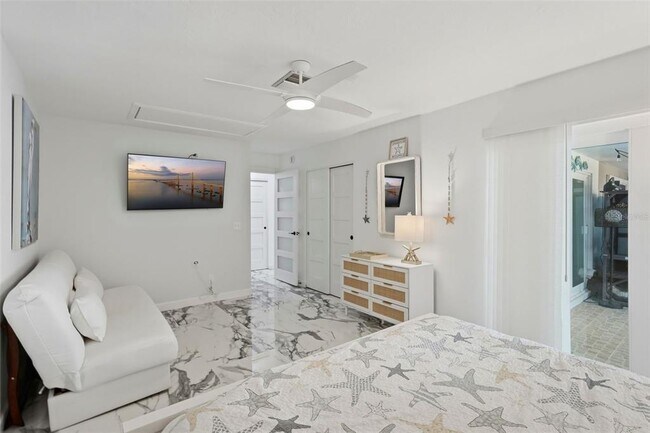 Building Photo - 573 Boca Ciega Point Blvd N