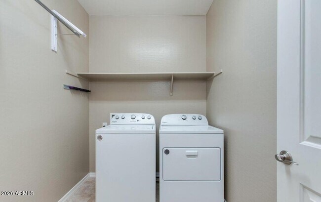 Building Photo - 287 N Jesse St