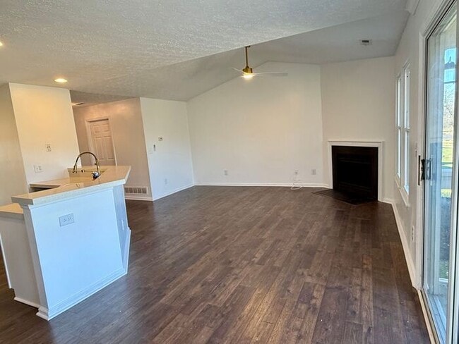 Building Photo - Gorgeous 1 Bed, 1 Bath in Hilliard