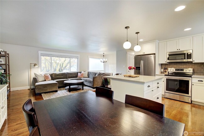 Building Photo - 4Bd/2Ba Renton House