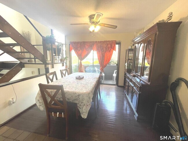 Building Photo - 21 Hudson Glen St