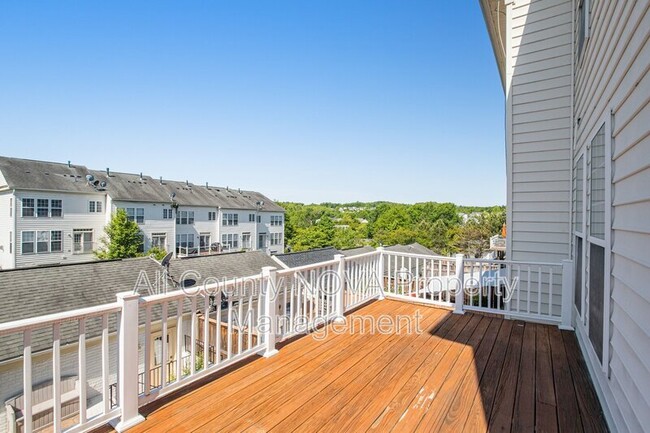 Building Photo - 2729 Celestial Dr