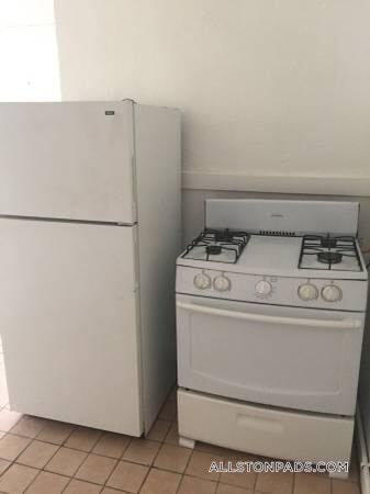 Building Photo - 4-8 Adella Place