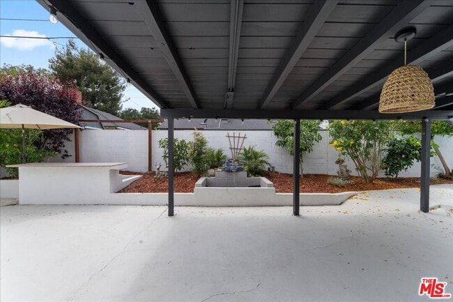 Building Photo - 7241 Donna Ave