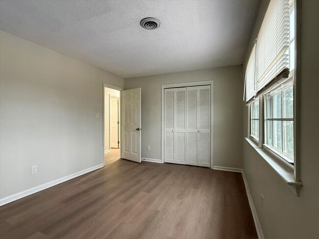 Building Photo - 5BR Back River Views | 2-Car Garage | Cul-de-Sac | Hampton VA