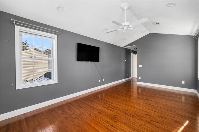 Building Photo - 227 Marshall Ave