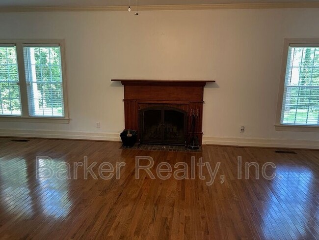 Building Photo - 636 Palmer Dr
