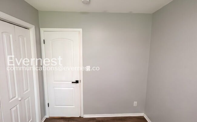 Building Photo - 3-Bed/2-Bath/Pet Friendly/Available Soon!
