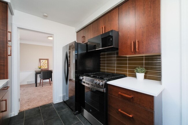 Building Photo - 13621 Vernon St