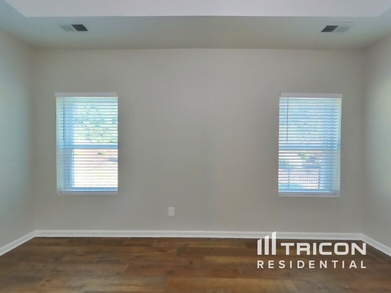 Building Photo - 7662 Tanglewood Wy