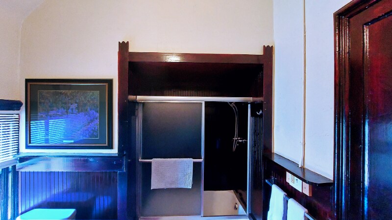 Building Photo - 334 E Mulberry St