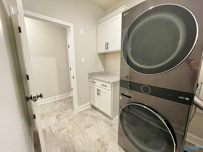 Building Photo - 12821 Hudbug Dr