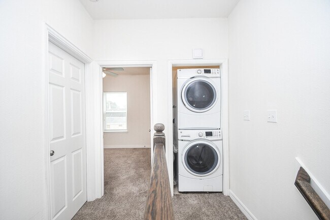 Building Photo - 2407 Ferguson Way