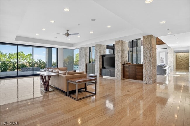 Building Photo - 98 Sun Glow Ln