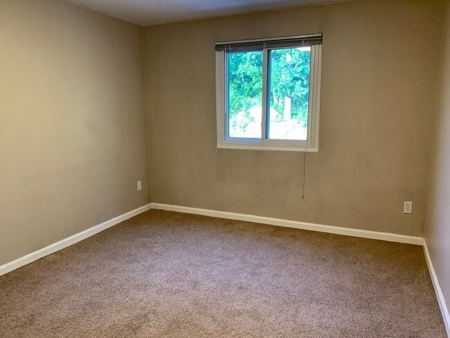 Building Photo - 100 Cass Ave