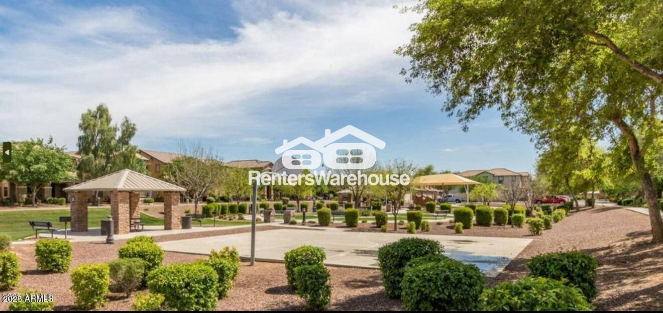 Building Photo - 4149 E Devon Dr