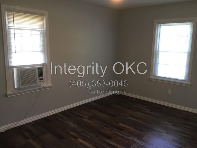 Building Photo - 305 Babb Dr